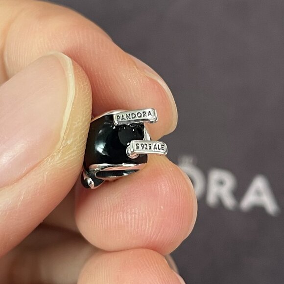 Pandora Skiing Penguin Charm - Picture 3 of 5